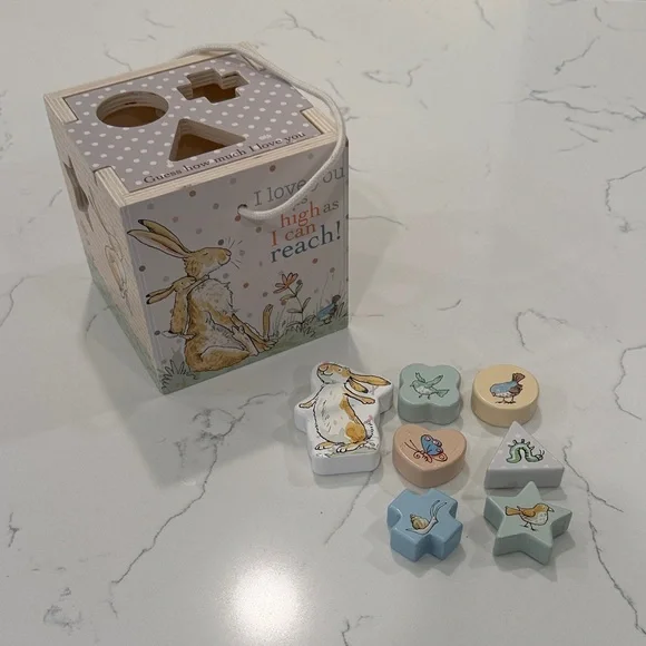 Kids Preferred Guess How Much I Love You Wooden Shape Sorter with Rope Handle - Picture 6 of 12